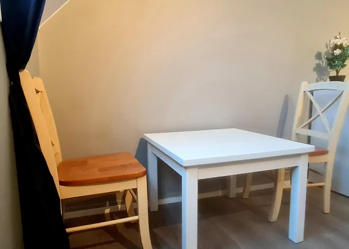 Studio Apartment *